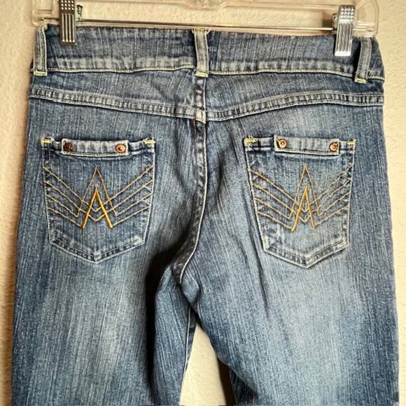 Hudson Beth Mid-Rise Baby Bootcut Jean Size 29 - Picture 2 of 12